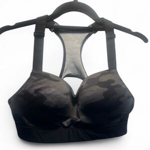 Victoria's Secret Women's Sport Bra in a camo racerback ultimate push up size M